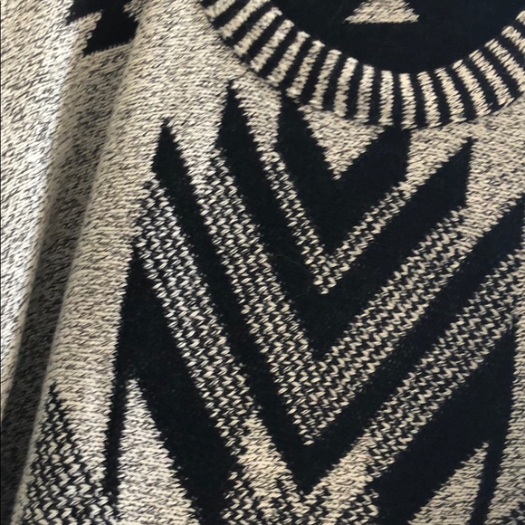 LAST 1! BLACK & GREY FRINGE PONCHO KNIT SWEATER - Picture 6 of 7